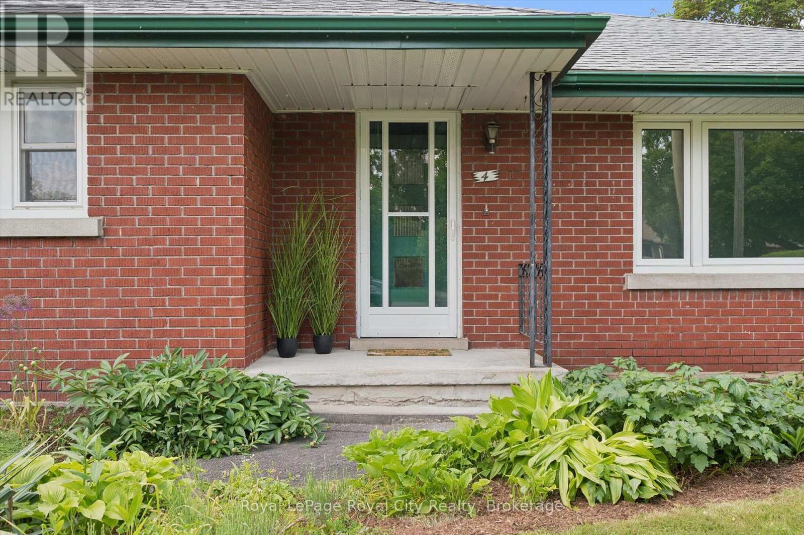 4 CAMPION AVENUE