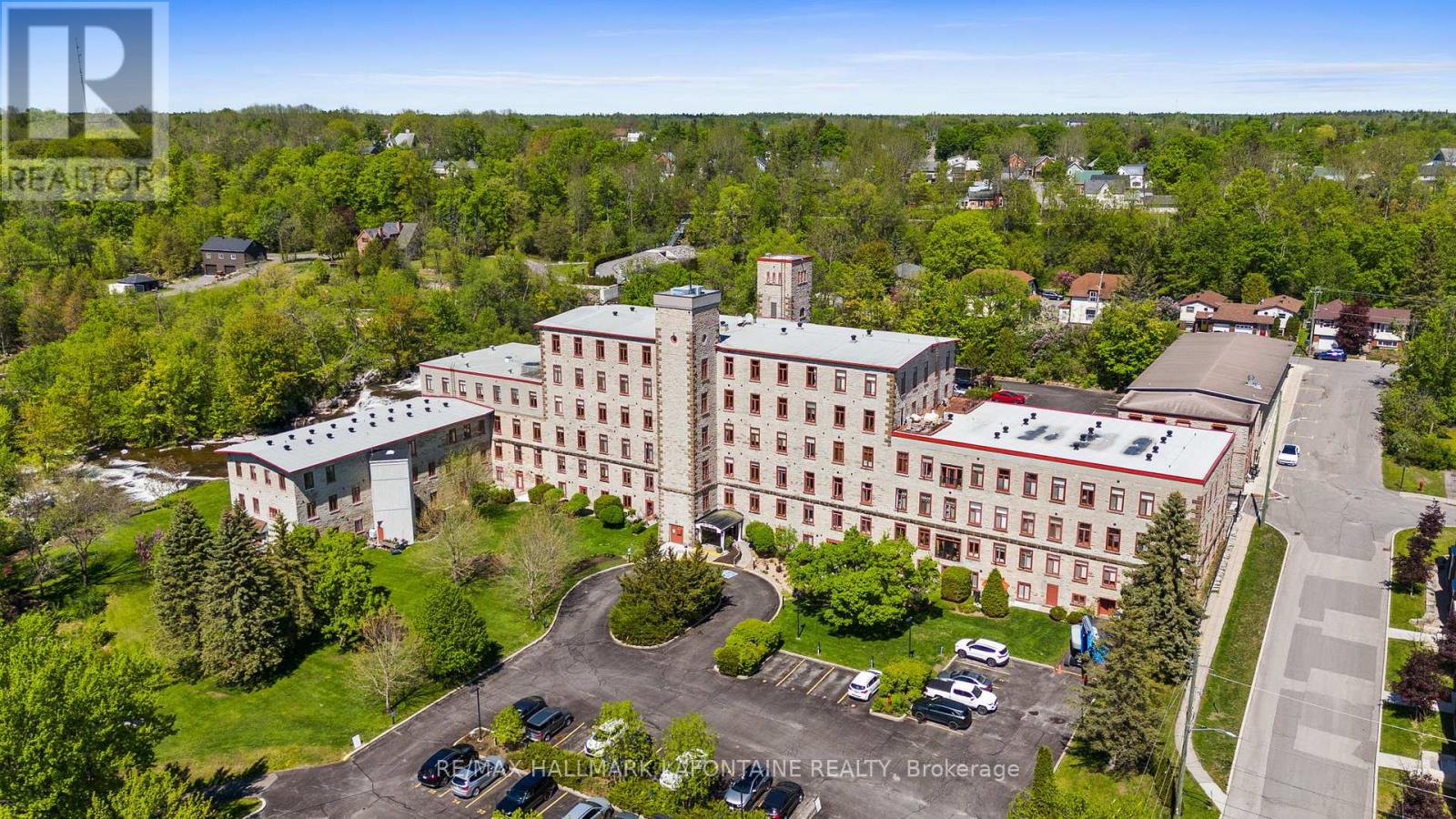 107 - 1 ROSAMOND STREET E