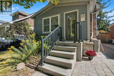 15 STULL AVENUE Guelph (Exhibition Park) ON N1H1N2