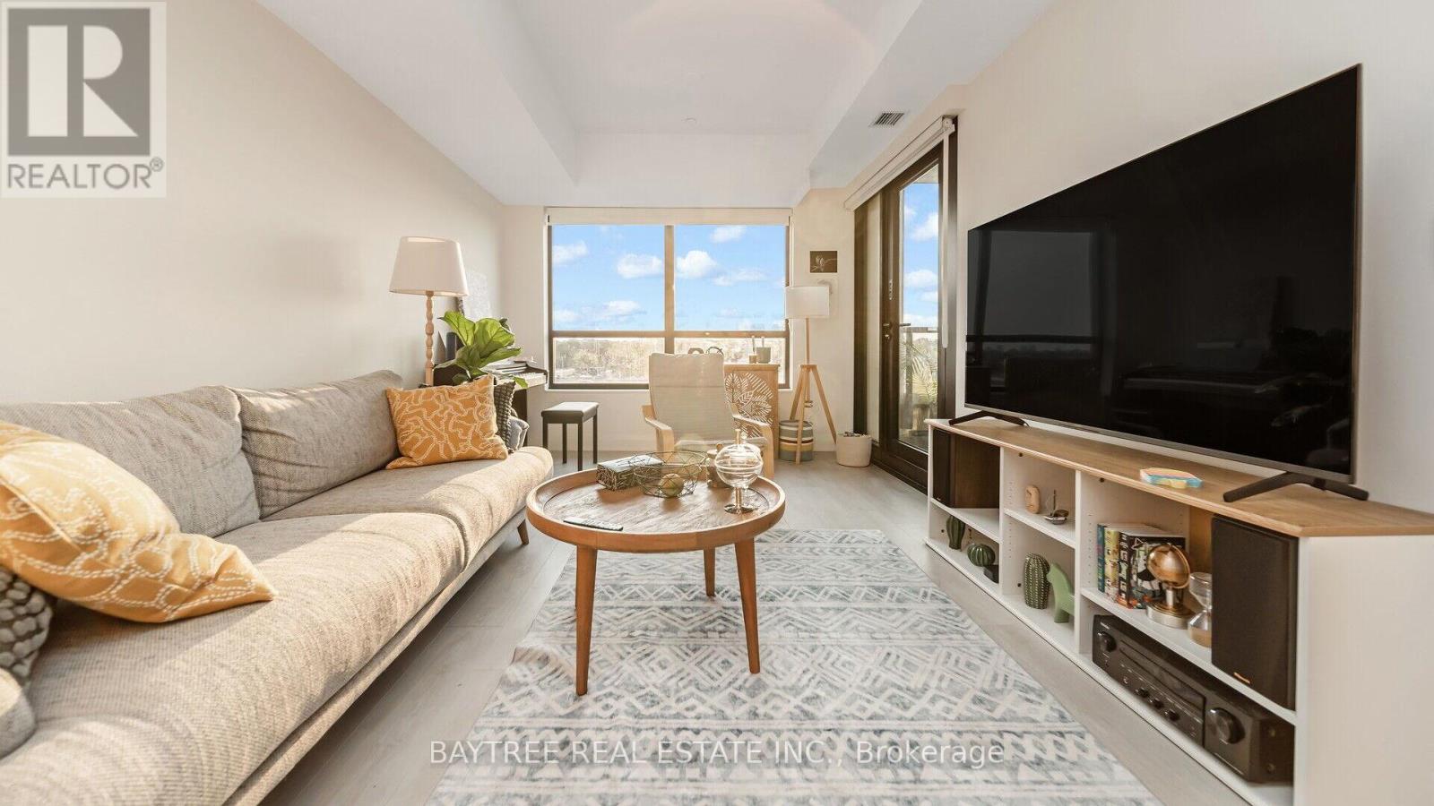 613 - 33 FREDERICK TODD WAY