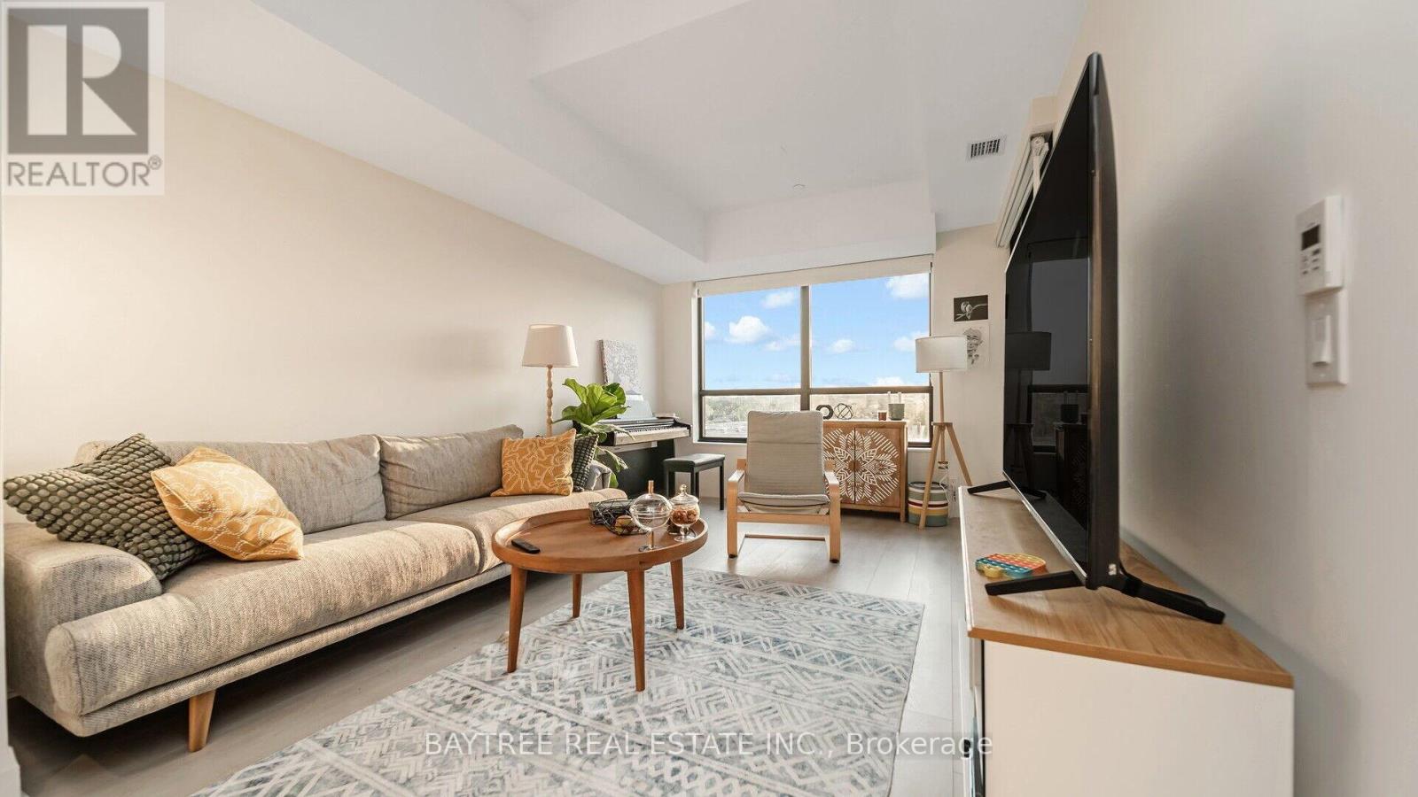 613 - 33 FREDERICK TODD WAY
