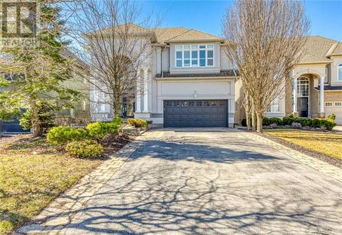 8 HACKAMORE Court Ancaster ON L9K1N7