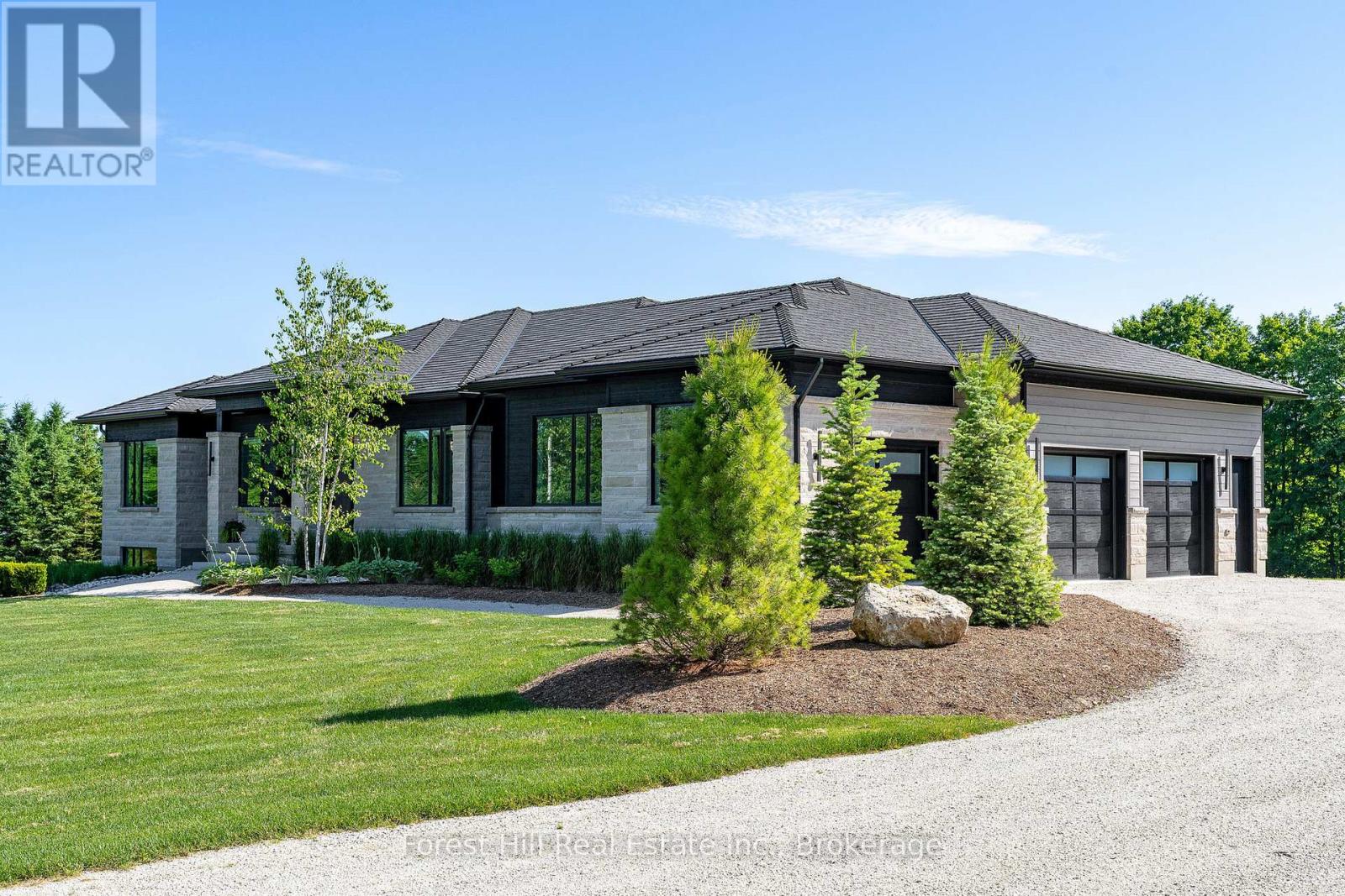 147 BLUE JAY CRESCENT