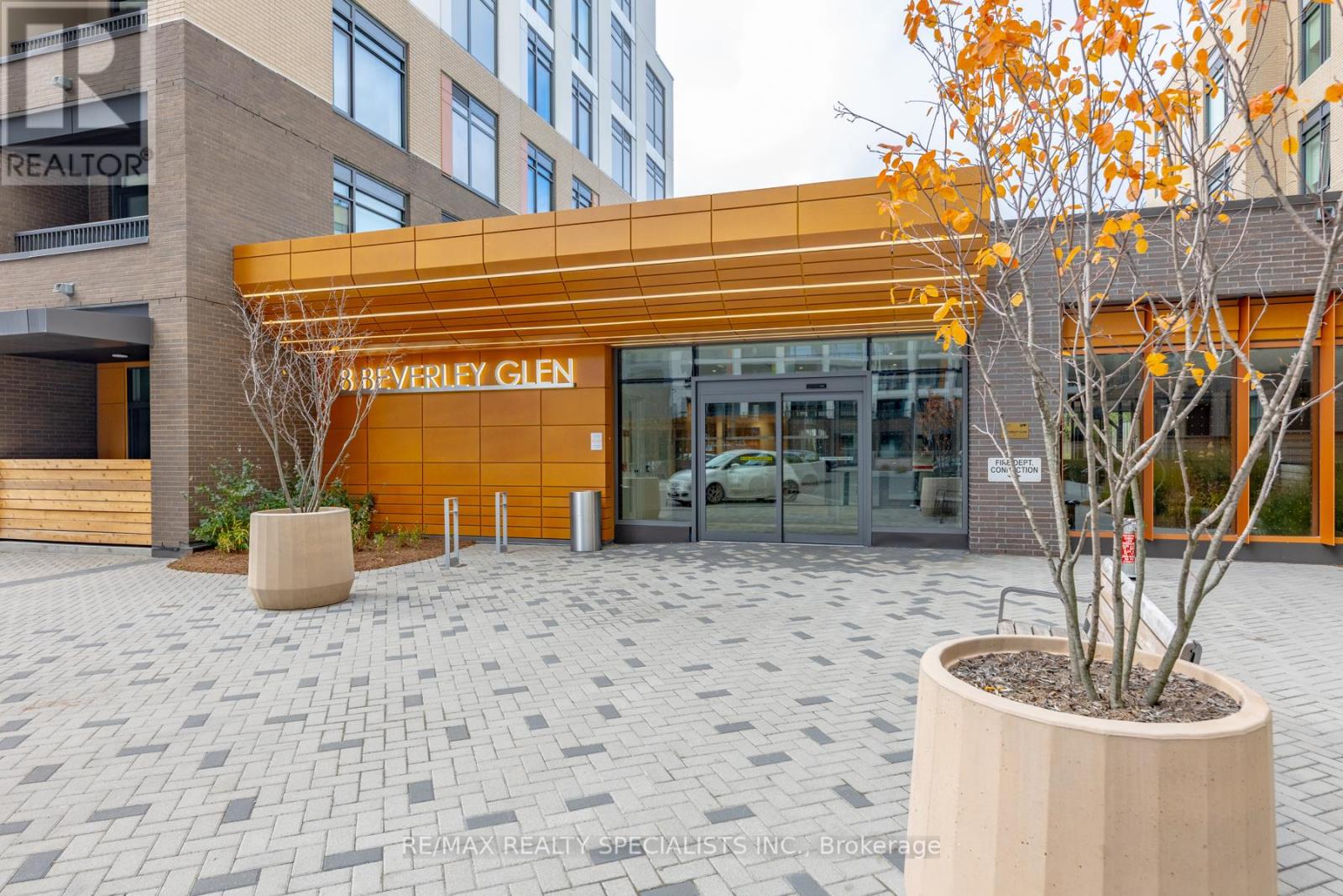 C202 - 8 BEVERLEY GLEN BOULEVARD