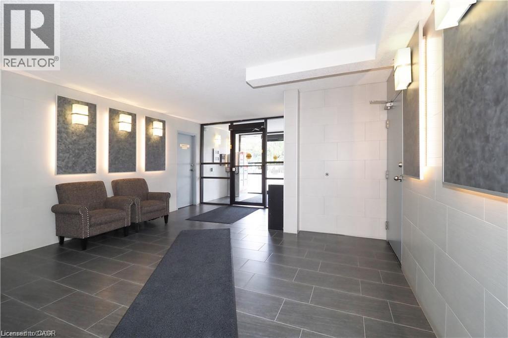 18 HOLBORN Court Unit# 402