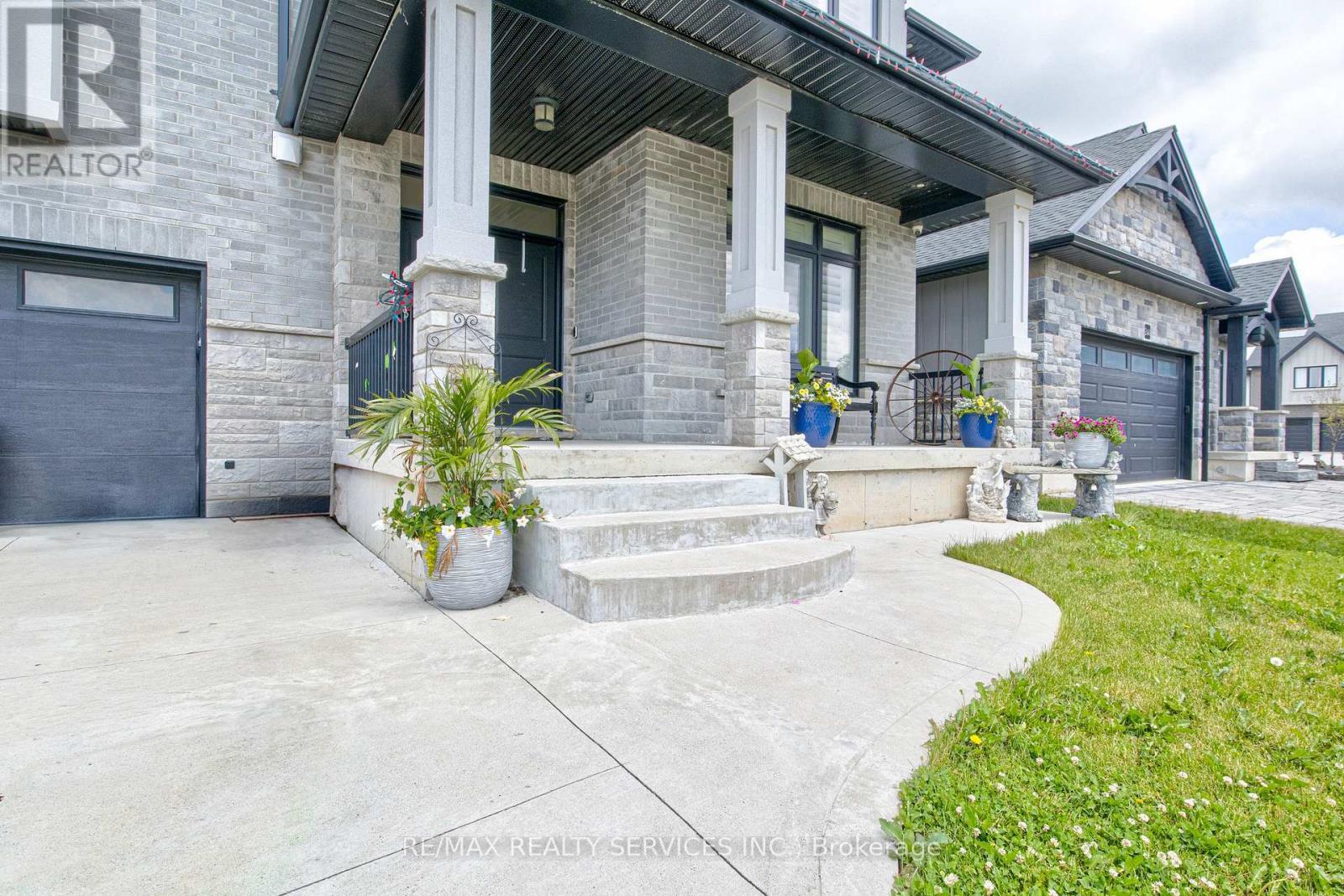 240 TAMARACK BLVD BOULEVARD