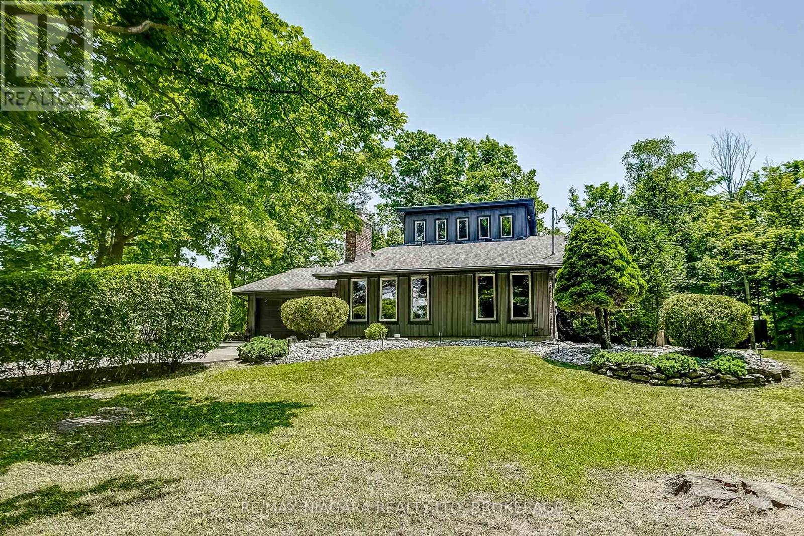4905 MAPLEVIEW CRESCENT