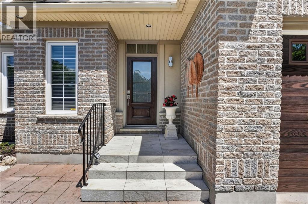 2 SEYVAL Place