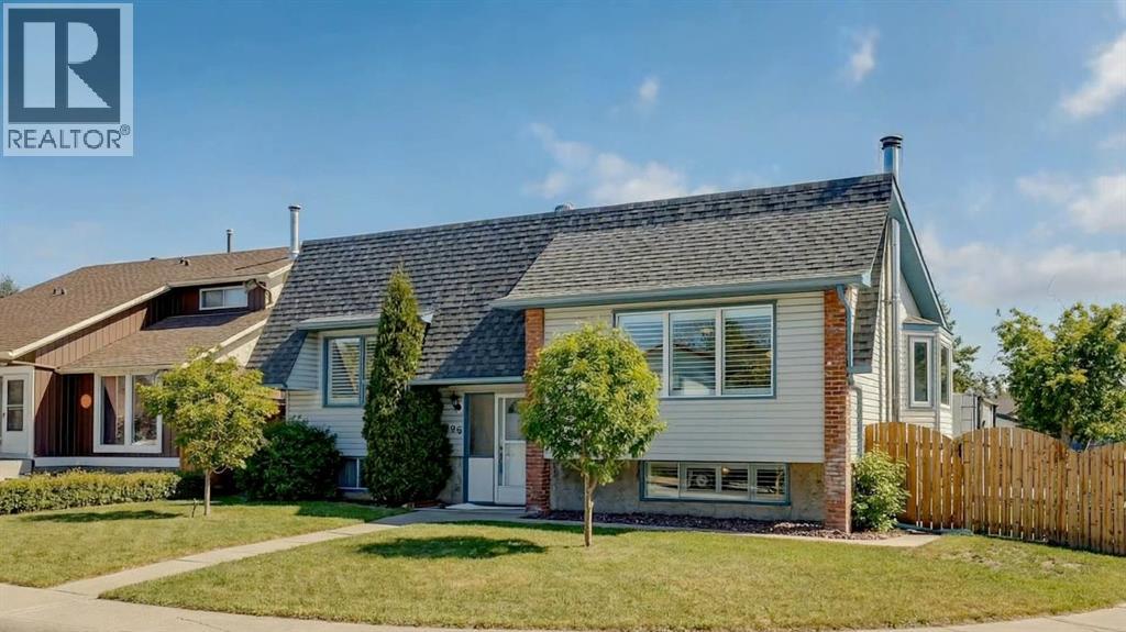 406 Queensland Place SE