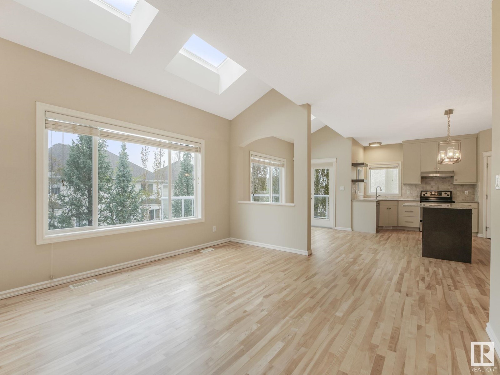 939 Lamb CR NW