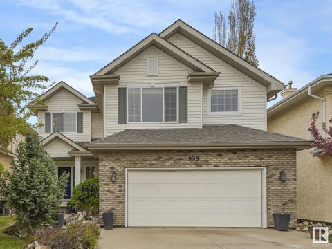 939 Lamb CR NW Edmonton AB T6R2X8