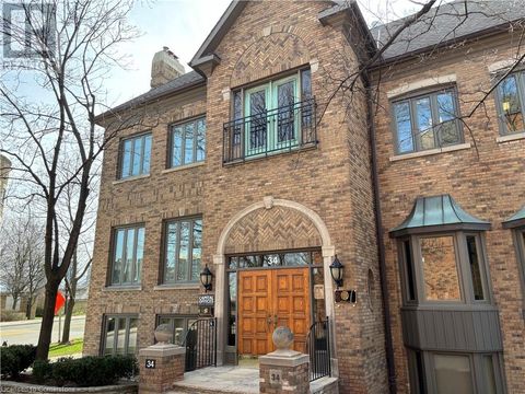 34 VILLAGE CENTRE PLACE Place Unit# 100 Mississauga ON L4Z1V9