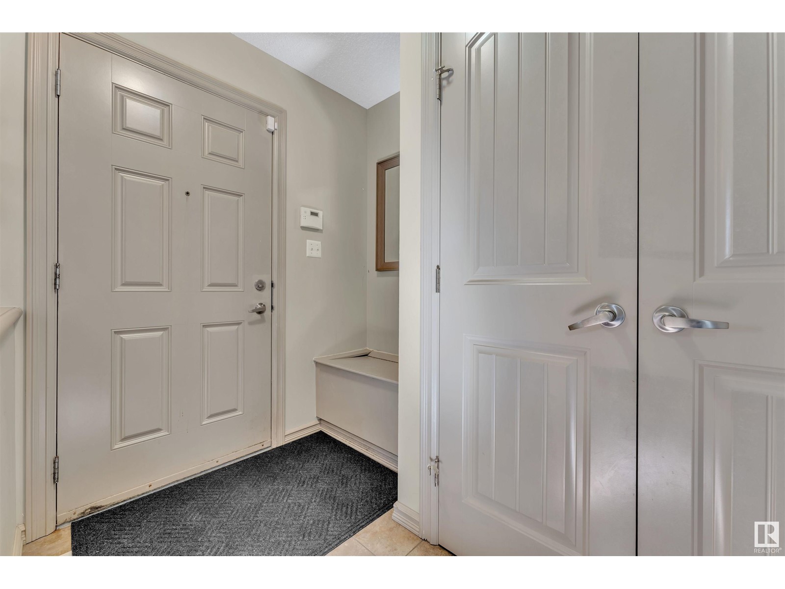 1127 35 AV NW