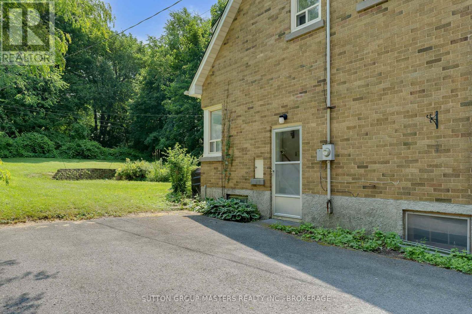 11 GRENVILLE ROAD