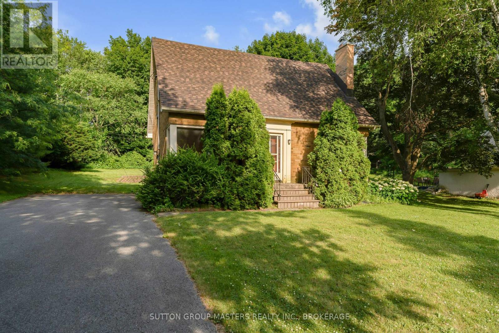 11 GRENVILLE ROAD