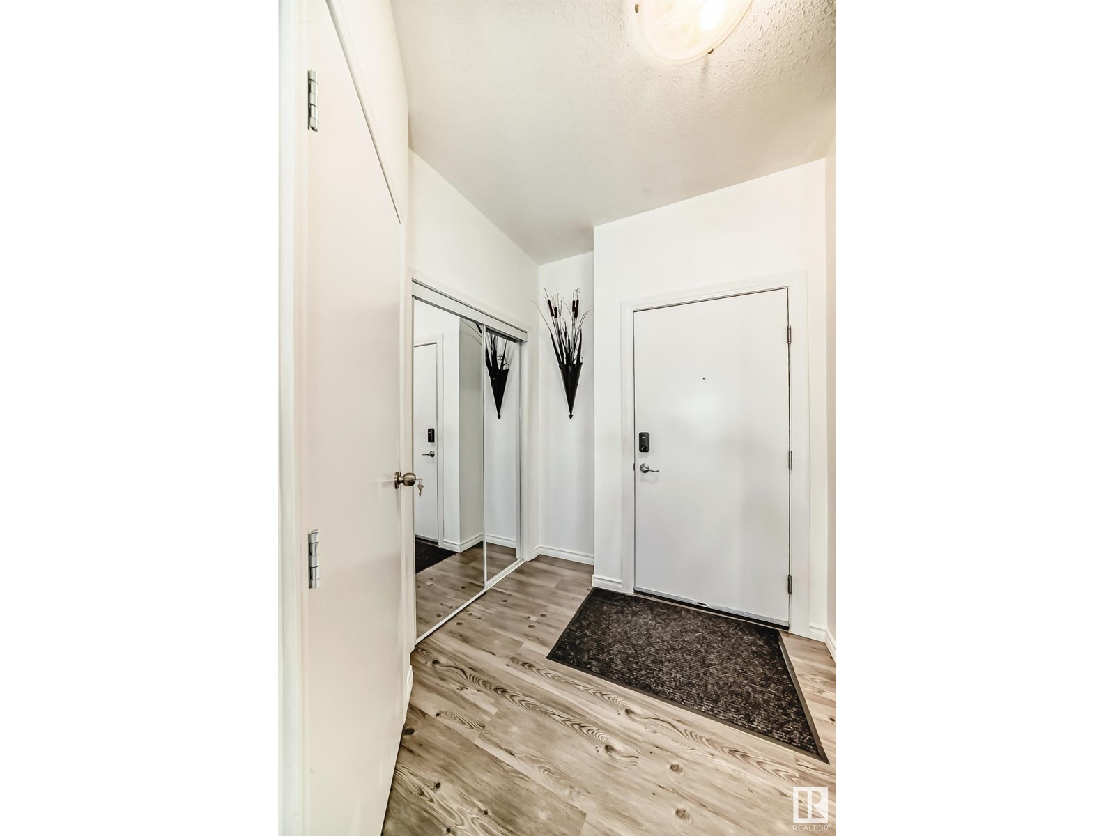 #207 4316 139 AV NW