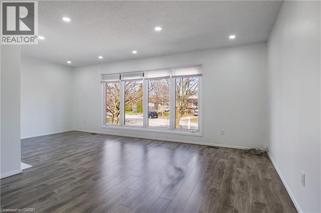 24 TARA Crescent Unit# UPPER