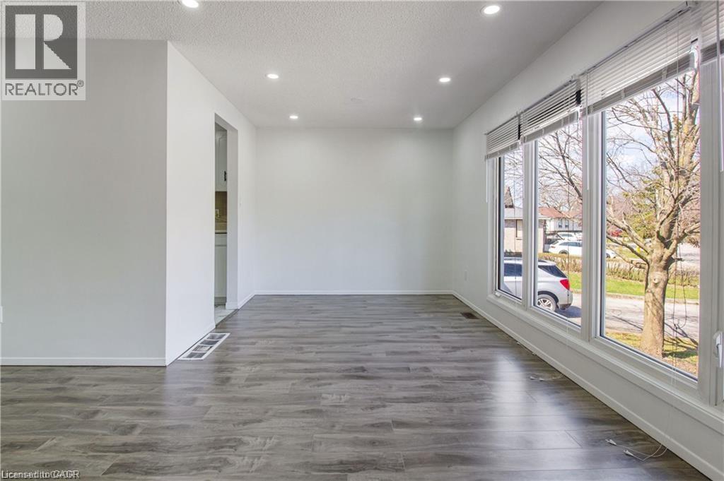 24 TARA Crescent Unit# UPPER