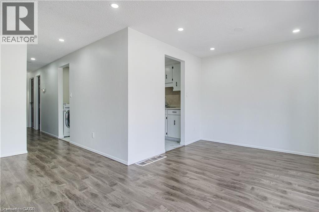 24 TARA Crescent Unit# UPPER