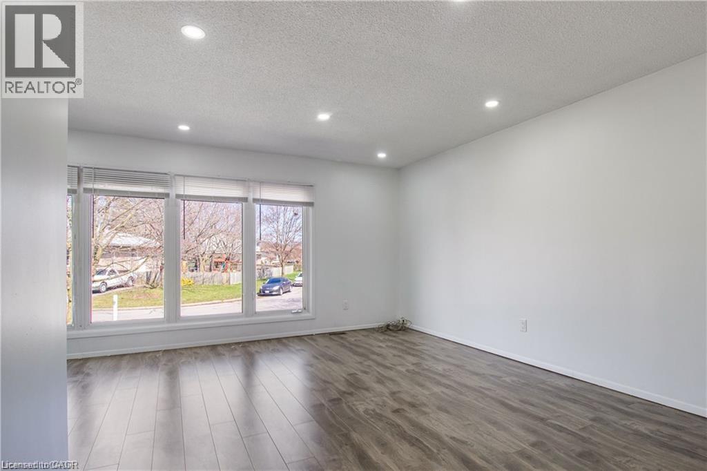 24 TARA Crescent Unit# UPPER