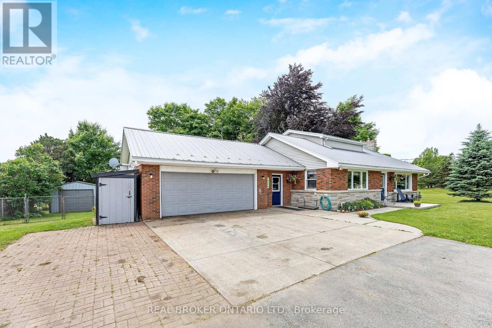 1767 CENTRE ROAD W