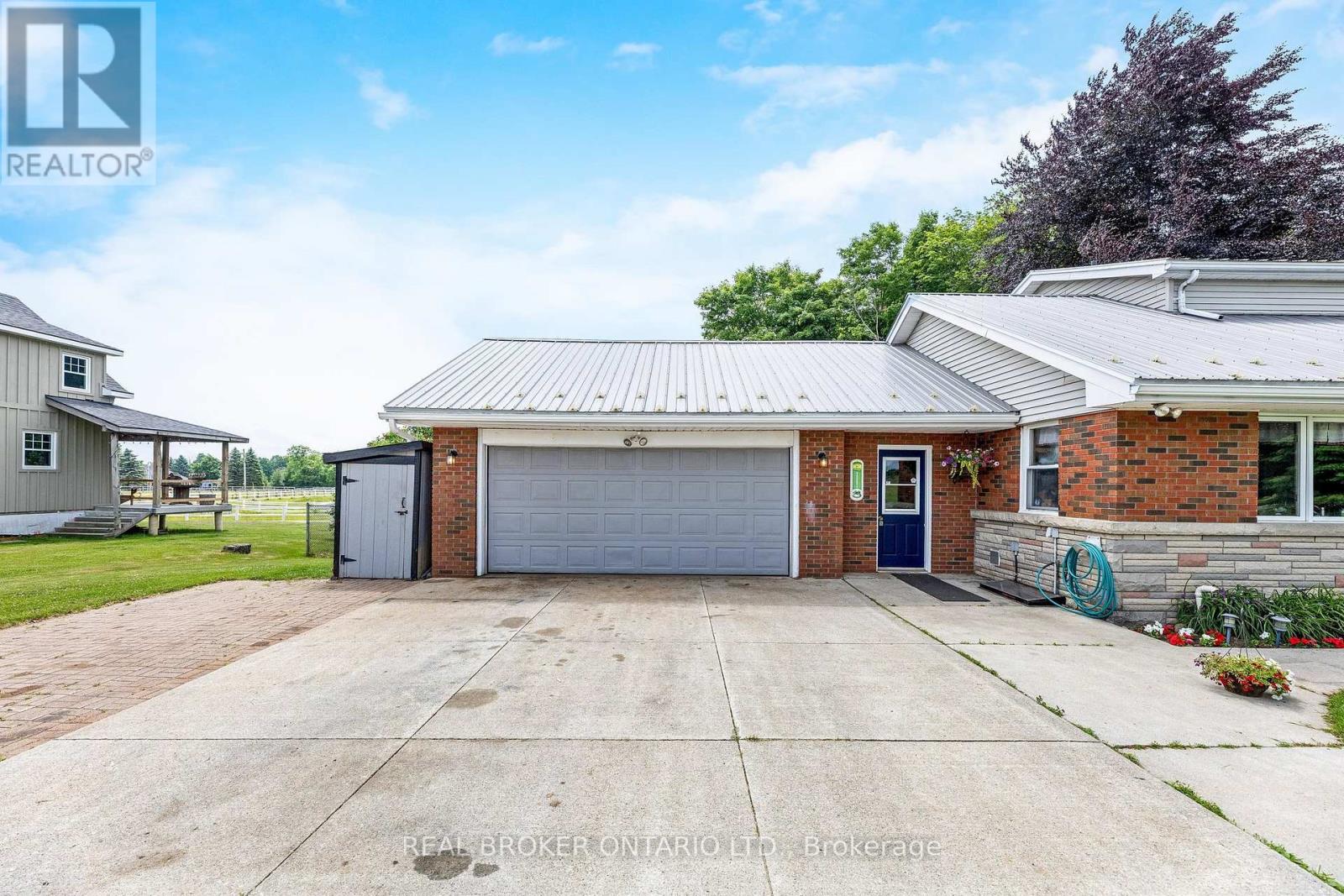 1767 CENTRE ROAD W