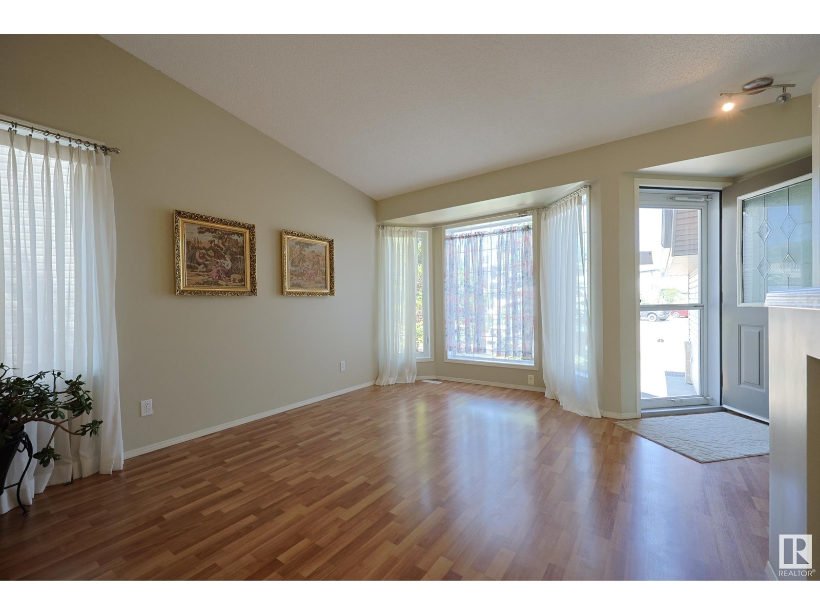 52 NAPLES WY