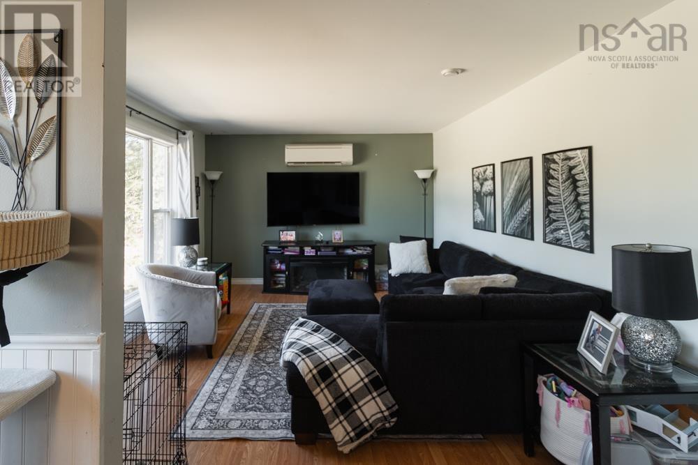 11 East Uniacke Road