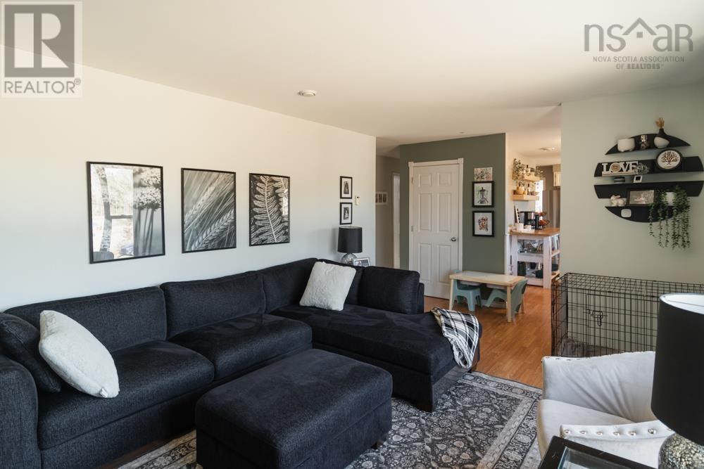 11 East Uniacke Road