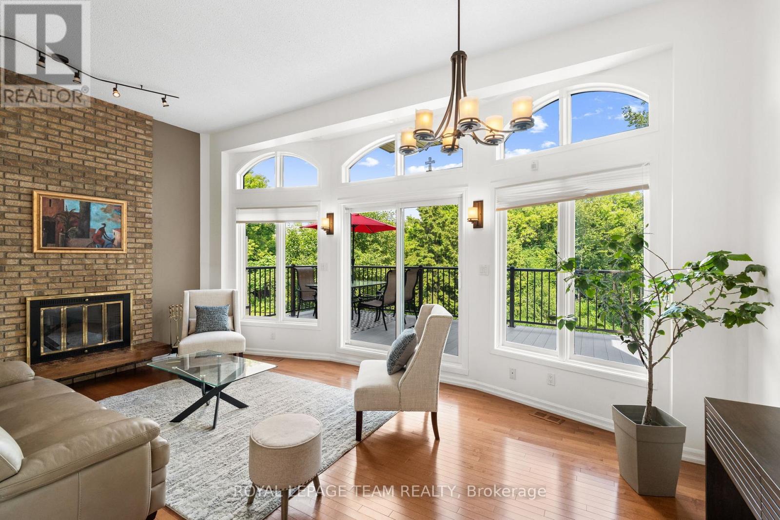 4 - 1011 PRINCE OF WALES DRIVE