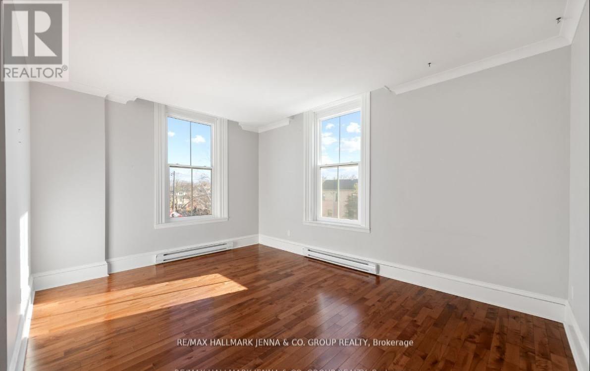 4 - 19 ISABELLA STREET