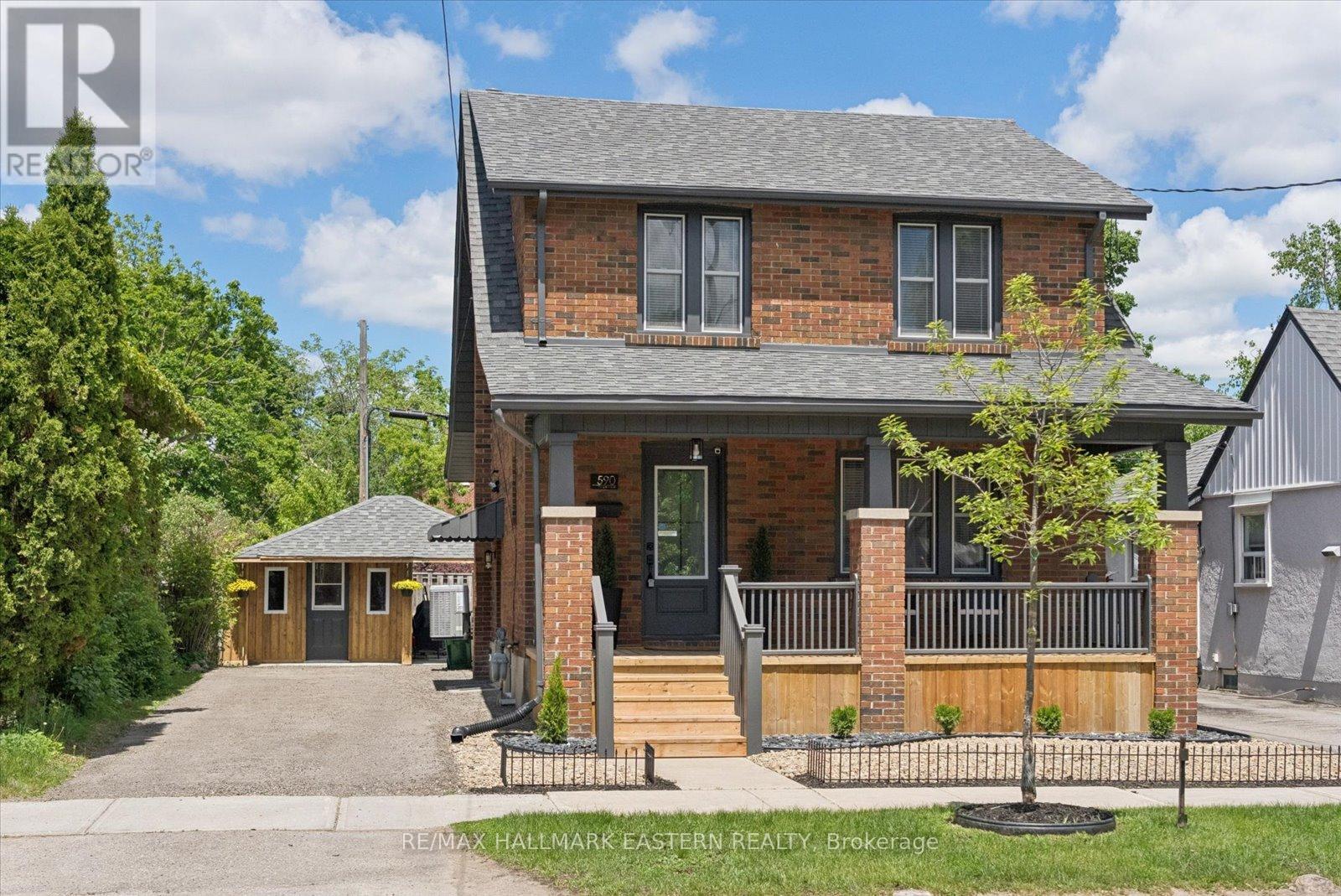 Photo 1 of 31 — 590 DOUGLAS AVENUE, Peterborough (Town Ward 3), ON K9J4L1