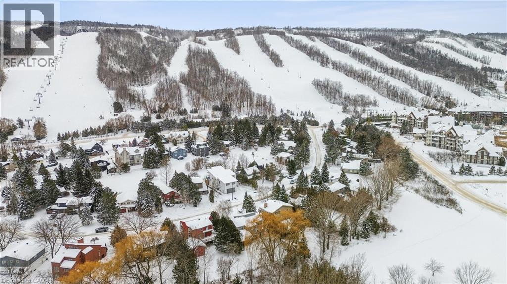 144 CARMICHAEL Crescent