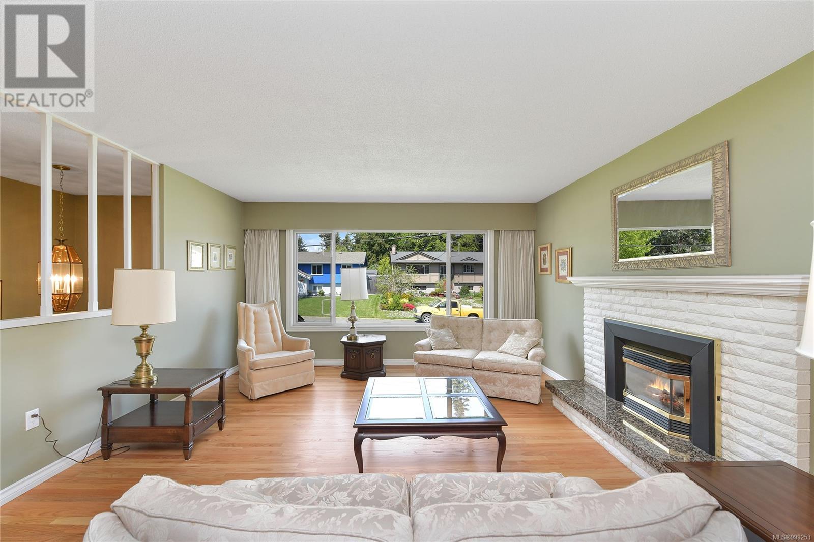 1123 Jolivet Cres