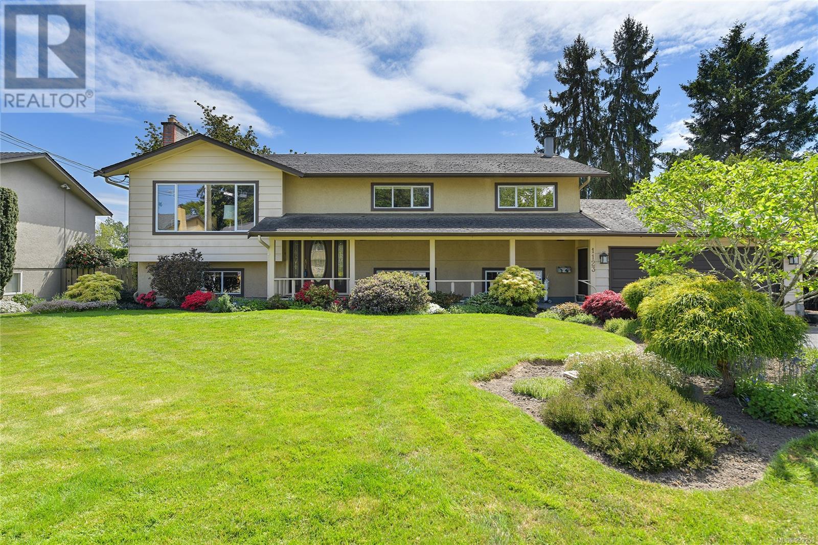 1123 Jolivet Cres