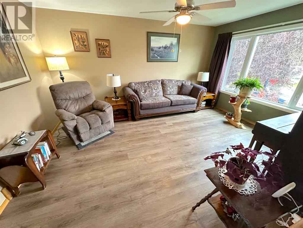 86 Eversole Crescent