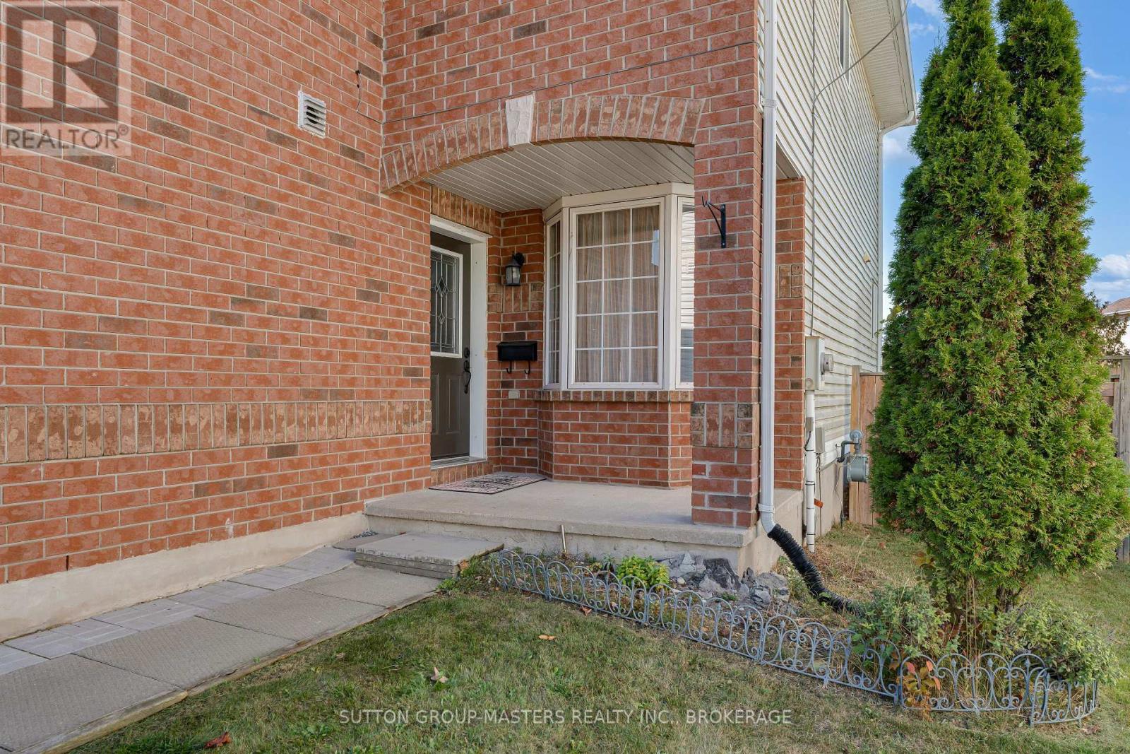 1396 THORNWOOD CRESCENT