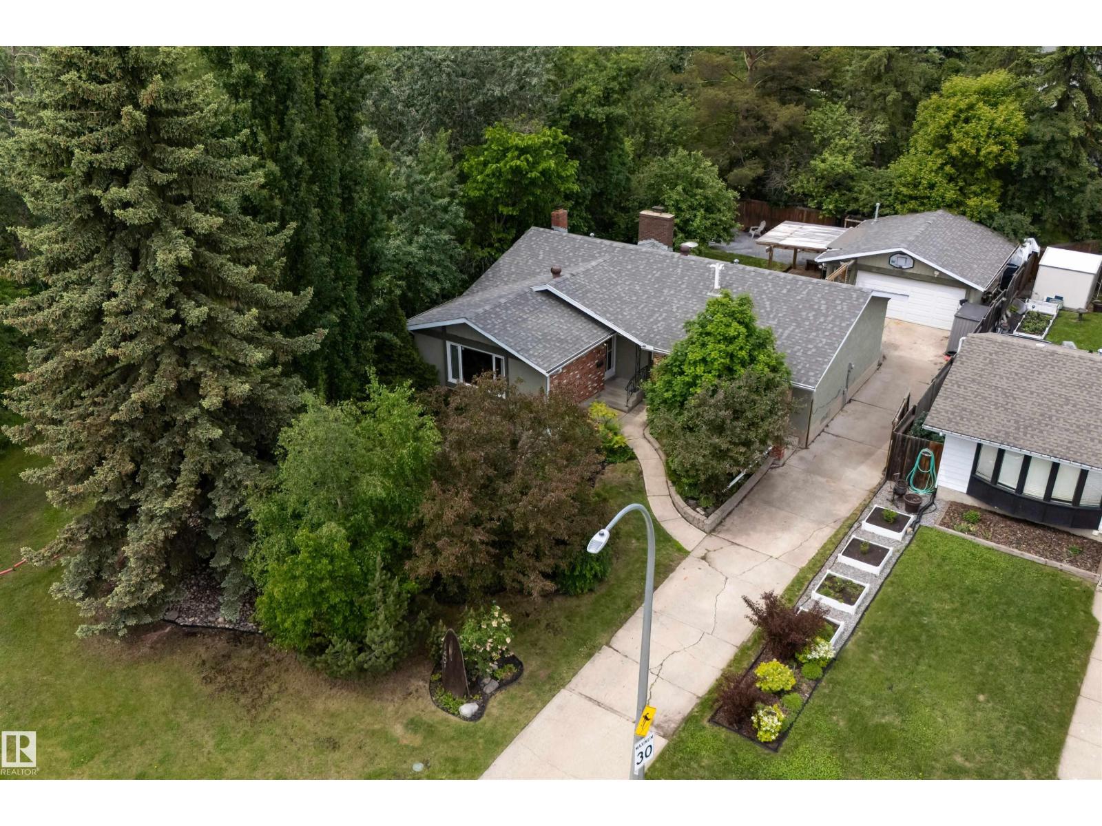 140 Greengrove Ave