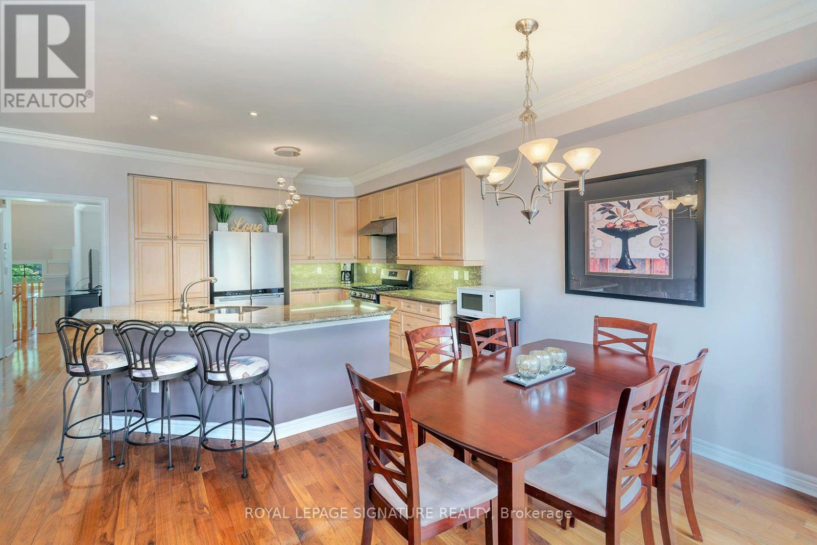 469 BRISTOL ROAD W