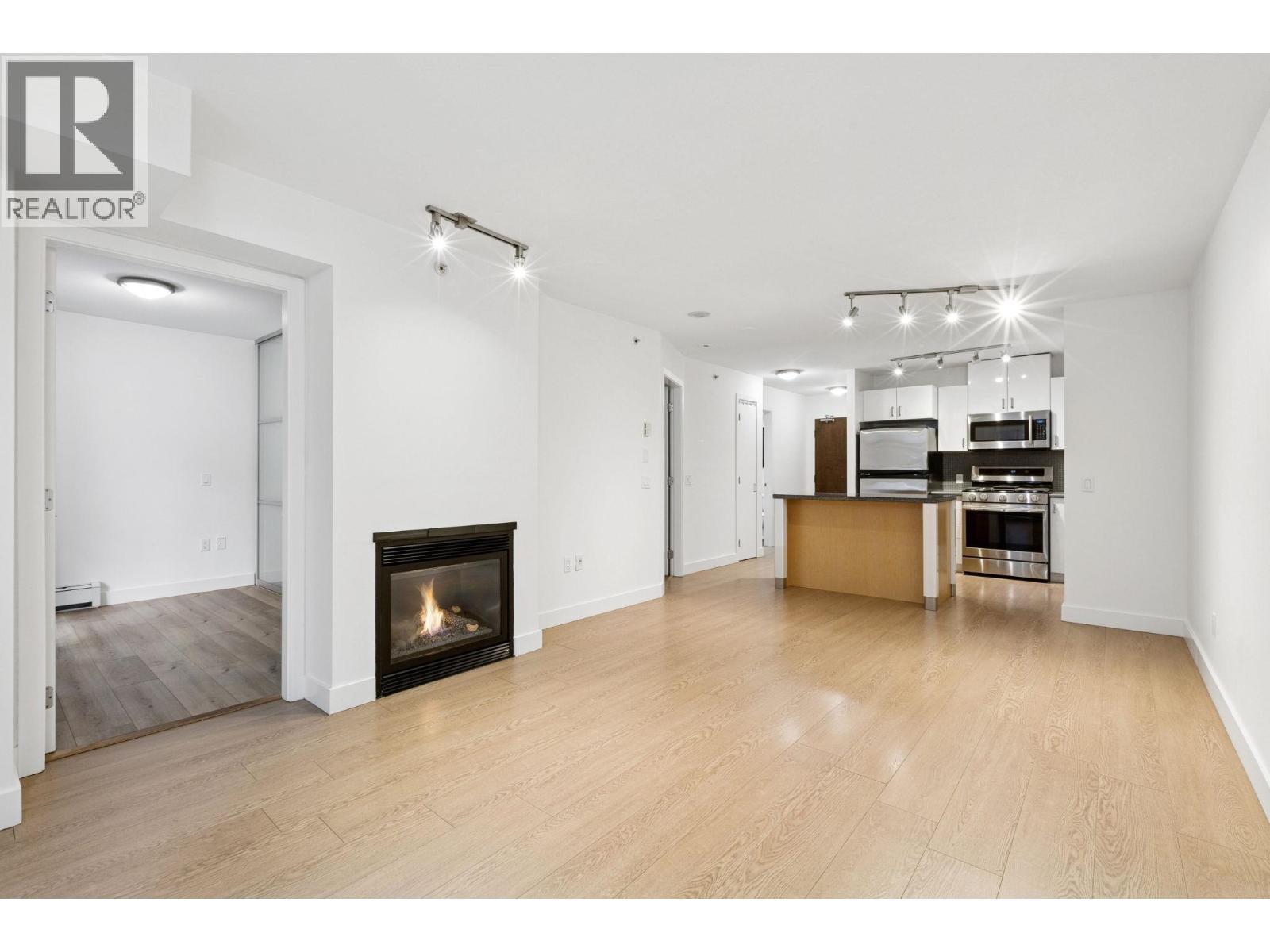 104 175 W 1ST STREET