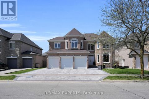 32 FERN AVENUE Richmond Hill (Langstaff) ON L4B3R5
