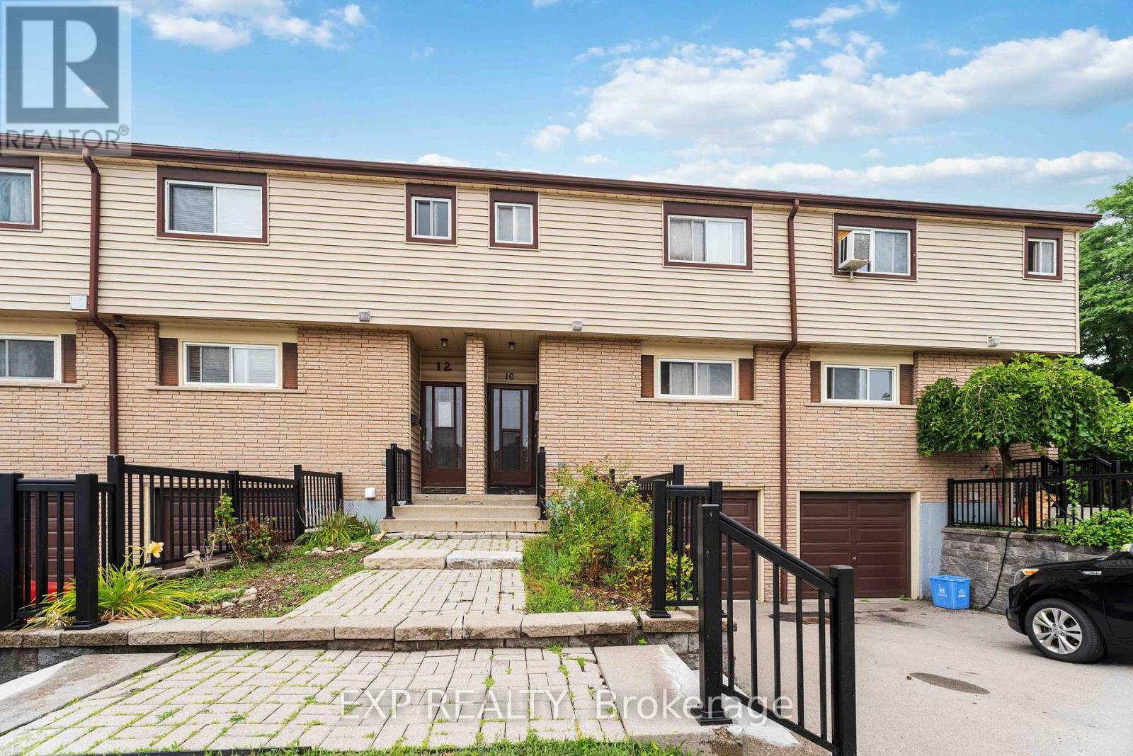 10 CLAUDETTE GATE
