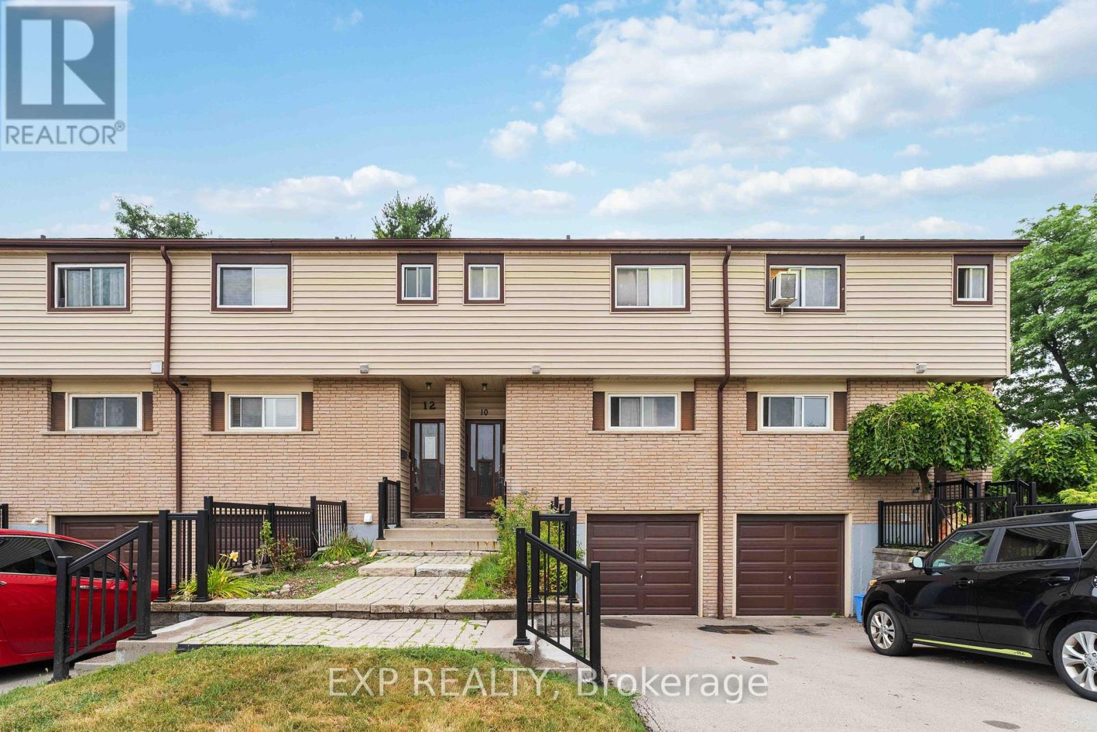 10 CLAUDETTE GATE