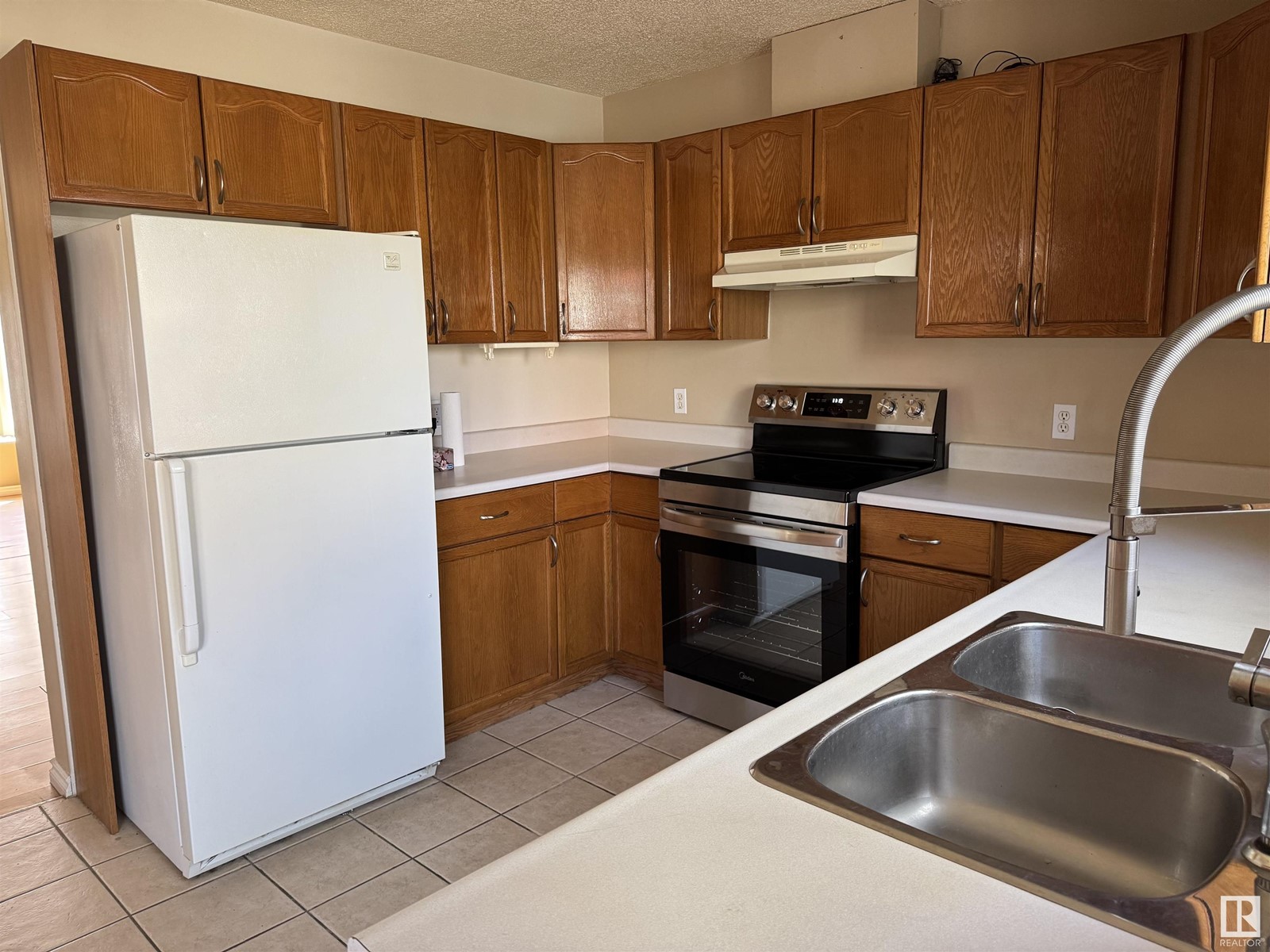 #8 11718 97 ST NW
