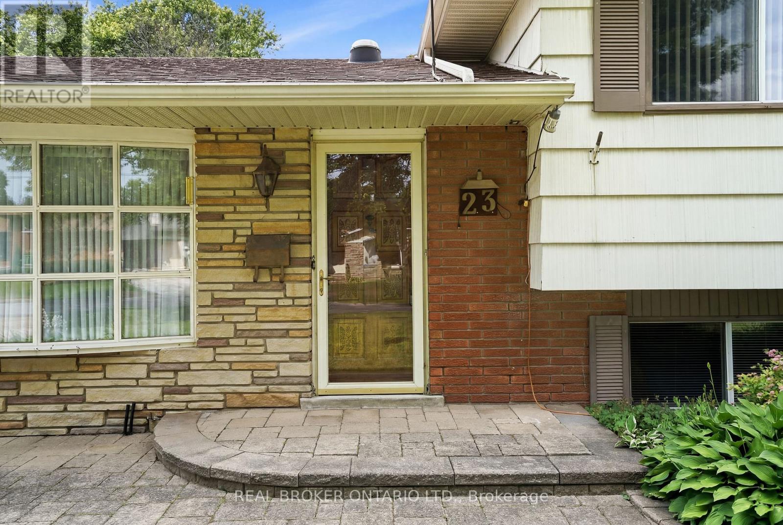 23 KINGS GRANT ROAD