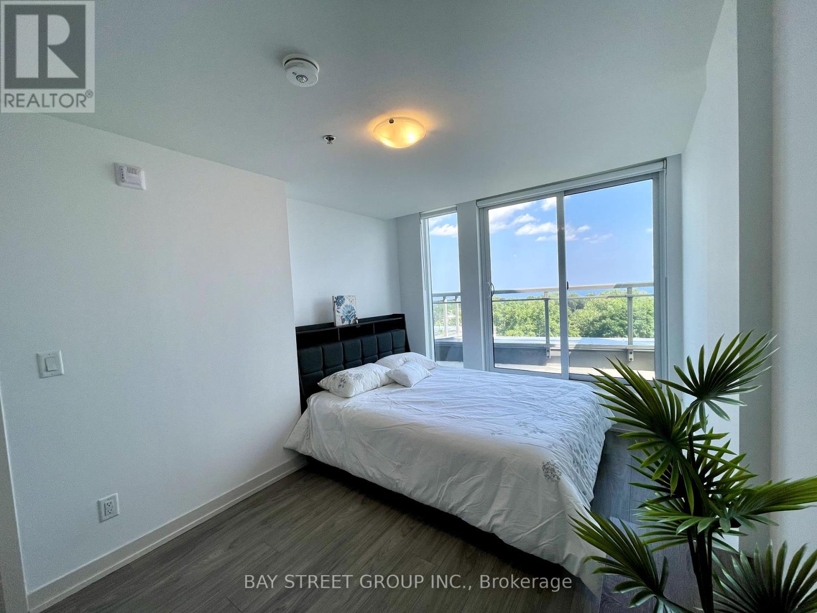 808 - 90 GLEN EVEREST ROAD