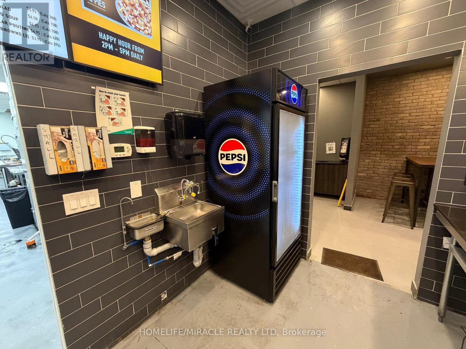 12 - 218 SILVERCREEK PARKWAY N