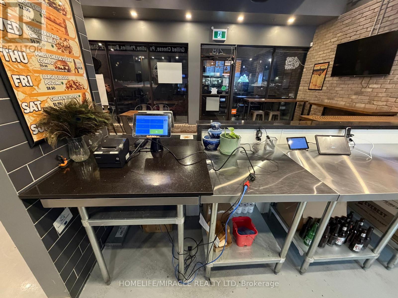 12 - 218 SILVERCREEK PARKWAY N