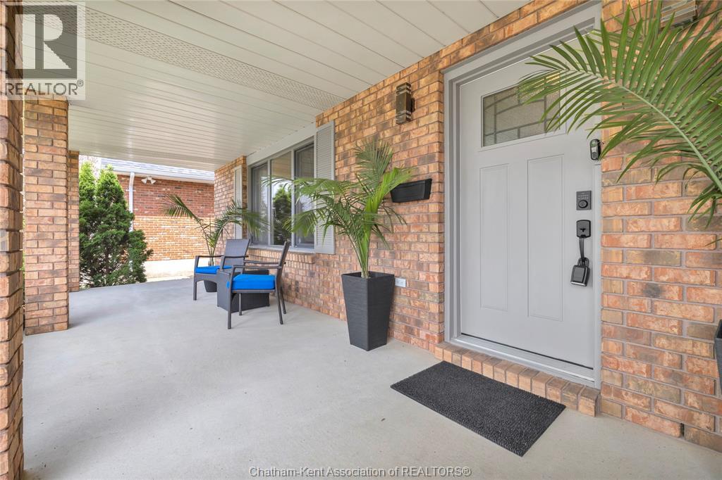 37 ORANGEWOOD BOULEVARD North