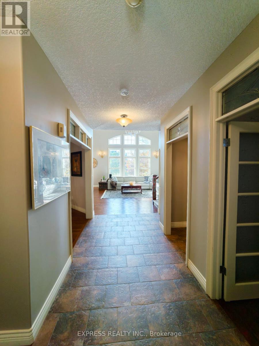 225 TERRACE WOOD CRESCENT
